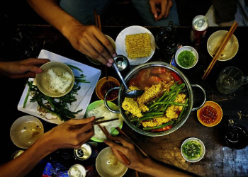 Gemeinsames Essen in Vietnam