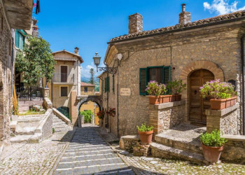 Italienische Dorfgasse