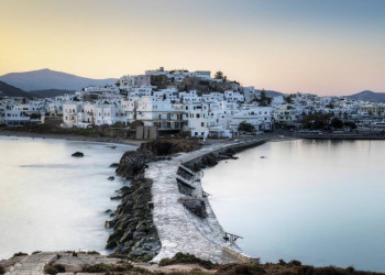 Definitiv ein Blickfang: die weißen Häuser von Naxos-Stadt