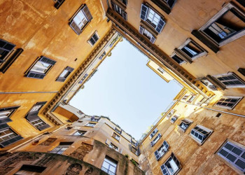 In einem Innenhof in Rom