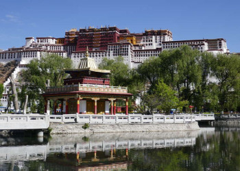 Potala-Palast und Seepavillon