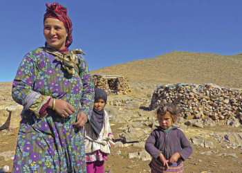Familie in den Bergen