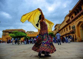 Ein Fest(ungs)tanz vor dem Fort Amber
