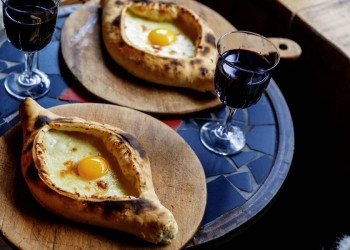 Chatschapuri - die "georgische Pizza"