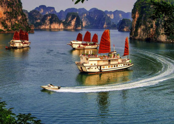 Dschunken in der Halongbucht