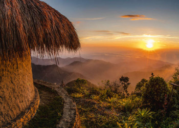 Berghütte bei Sonnenuntergang