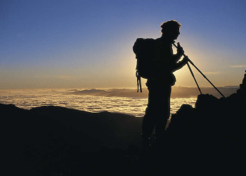 Wanderer im Sonnenaufgang