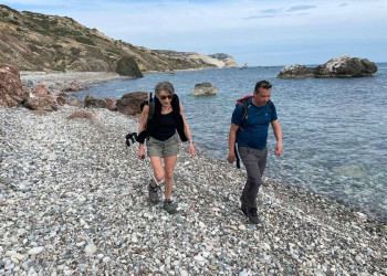 Wanderung am Kiesstrand