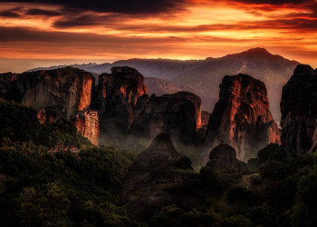 Meteora bei Sonnenuntergang