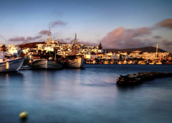 Hafen auf der Kykladeninsel Paros