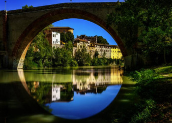 Die Brücke über den Metauro in Fossombrone