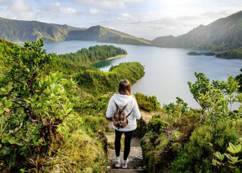 Zerklüftete Küste auf Sao Miguel