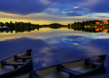 Friedliche Abendstimmung am Inarisee in Lappland
