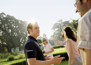 Reisende in einem Park