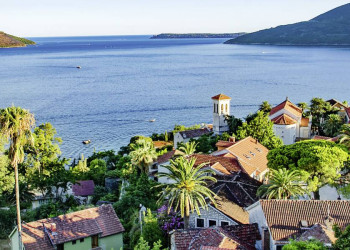 Küstenstadt am Meer