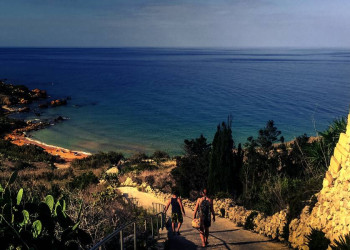Immer wieder locken uns zwischendurch Buchten und Strände zum Baden!