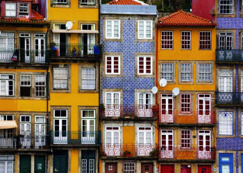 Bunt und beeindruckend: die Häuserfronten am Rio Douro