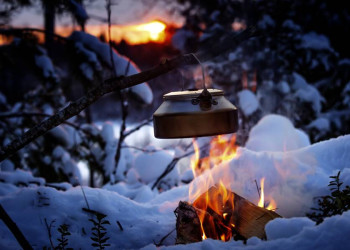 Lagerfeuer und frisch gebrühter Kaffee - typisch Finnland!