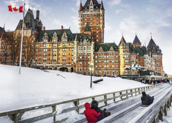 Rodeln mit Speed und Aussicht auf das Château Frontenac