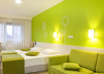 Komfortables Hotelzimmer im Tallink Express Hotel in Tallinn