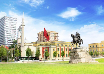 Skanderbeg-Denkmal auf dem Skanderbeg-Platz in Tirana