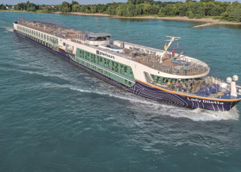 Das Kreuzfahrtschiff Lady Diletta auf dem Rhein