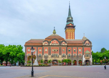 Jugendstil-Rathaus in Subotica, Serbien
